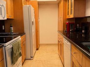 5085 NW 7th St 906, Miami FL 33126