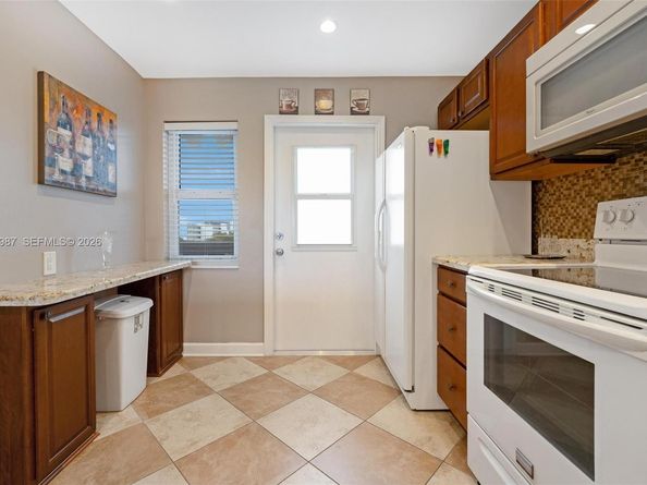 1000 NE 14th Ave 602, Hallandale Beach FL 33009