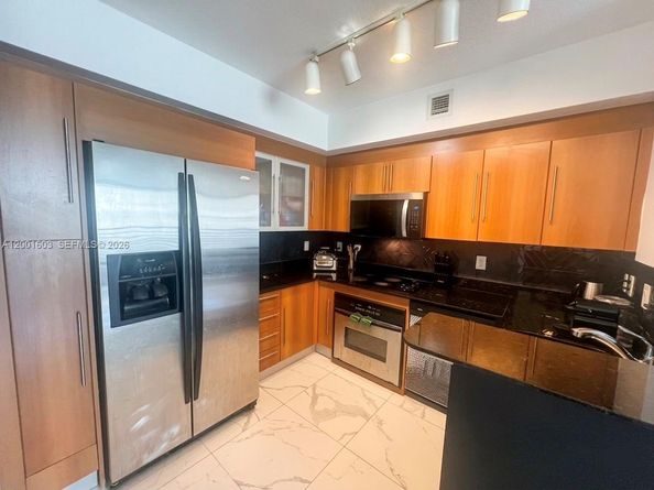 335 S Biscayne Blvd 3300, Miami FL 33131