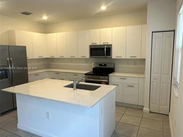 12525 NW 23rd Pl, Miami FL 33167