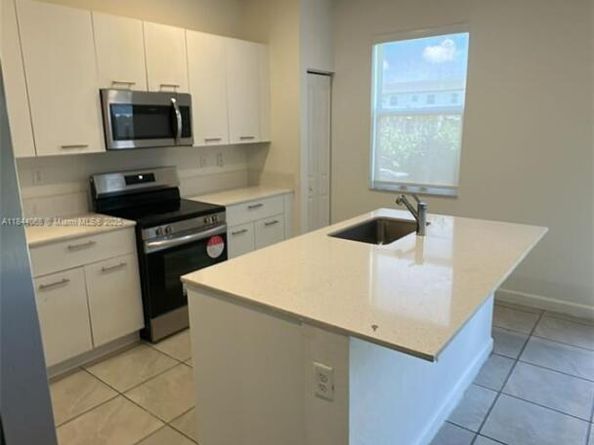 12525 NW 23rd Pl, Miami FL 33167