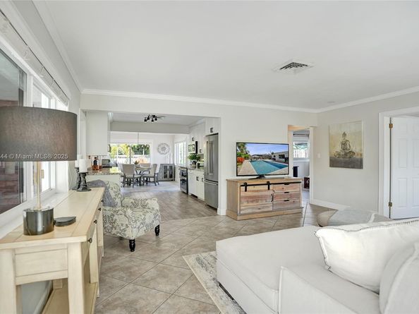 351 NE 43rd St, Oakland Park FL 33334