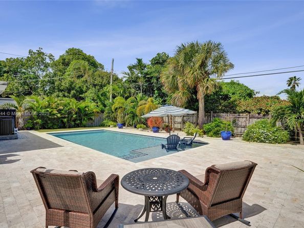 351 NE 43rd St, Oakland Park FL 33334