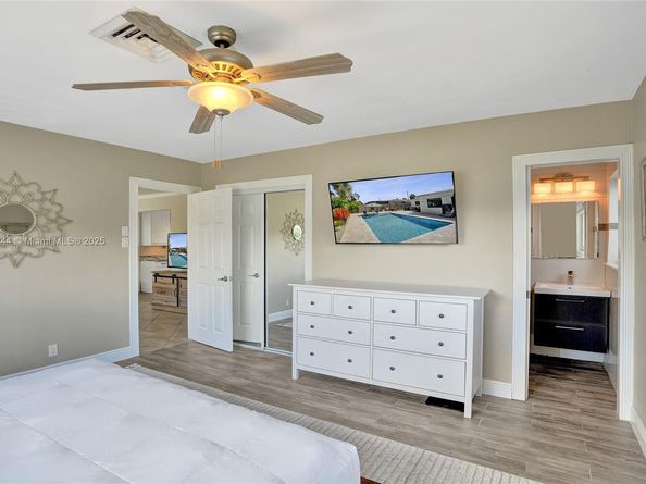 351 NE 43rd St, Oakland Park FL 33334