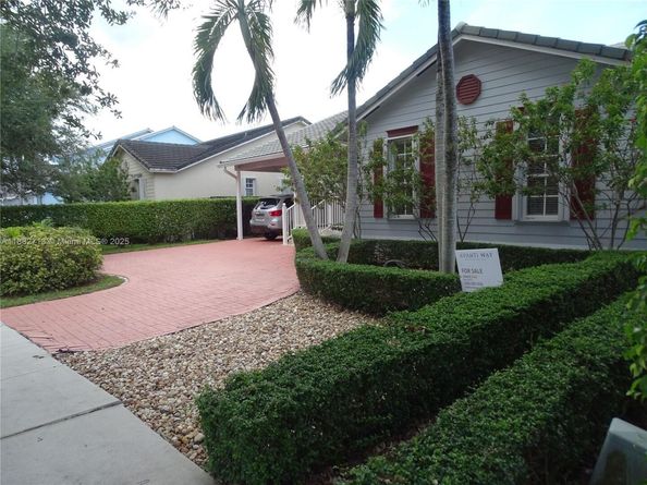 15963 SW 97th Ter, Miami FL 33196