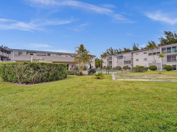 700 Layne Blvd 123, Hallandale Beach FL 33009