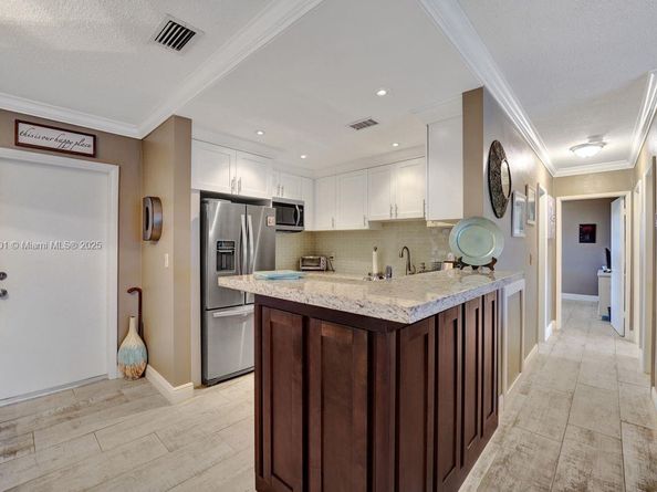 700 Layne Blvd 123, Hallandale Beach FL 33009