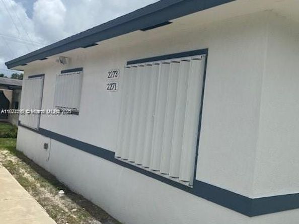 2271/2273 NW 66th St, Miami FL 33147