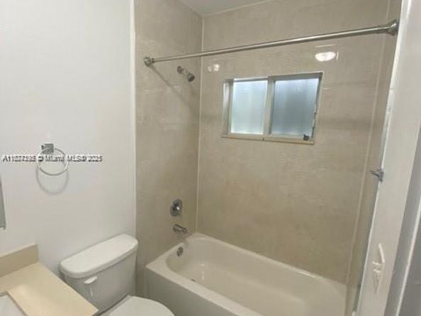 2271/2273 NW 66th St, Miami FL 33147
