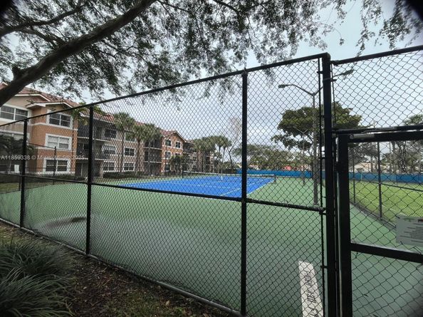 8821 Wiles Rd 203, Coral Springs FL 33067