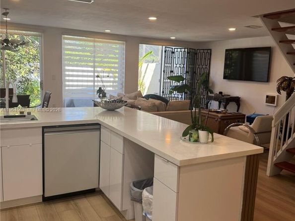 10233 NW 52nd Ln, Doral FL 33178