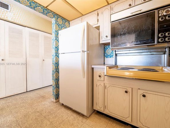 1465 NE 123rd St PH9, North Miami FL 33161