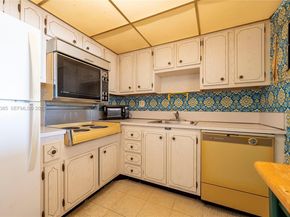 1465 NE 123rd St PH9, North Miami FL 33161