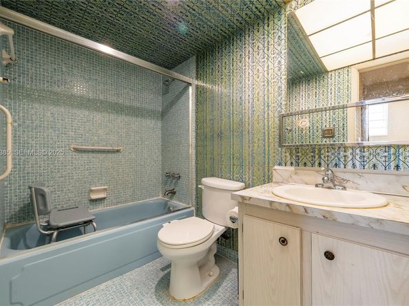 1465 NE 123rd St PH9, North Miami FL 33161