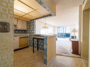 1465 NE 123rd St PH9, North Miami FL 33161