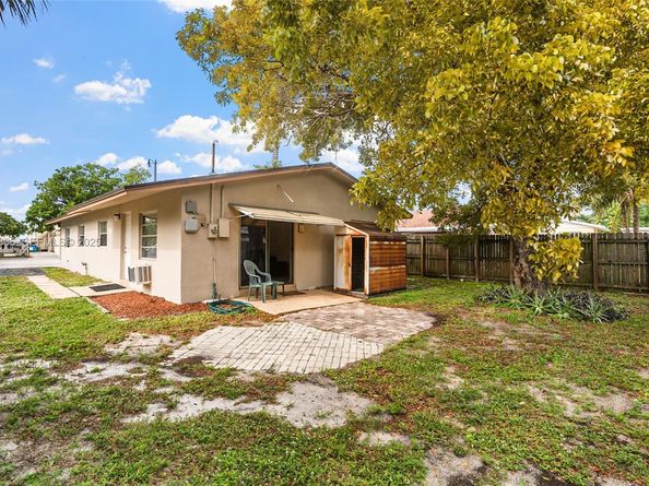 3660 NE 12th Ave, Pompano Beach FL 33064