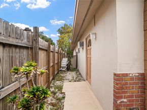 3660 NE 12th Ave, Pompano Beach FL 33064