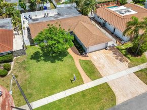 4701 Garfield St, Hollywood FL 33021