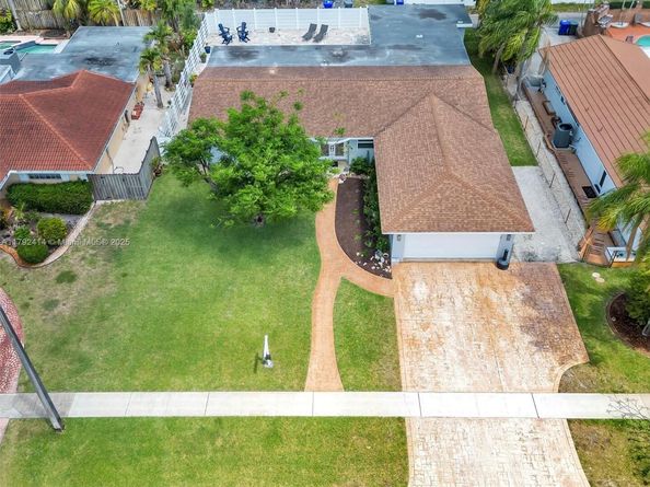 4701 Garfield St, Hollywood FL 33021