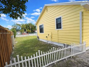 2330 Scott St, Hollywood FL 33020