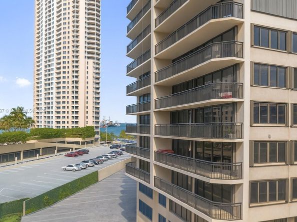 540 Brickell Key Dr 815, Miami FL 33131