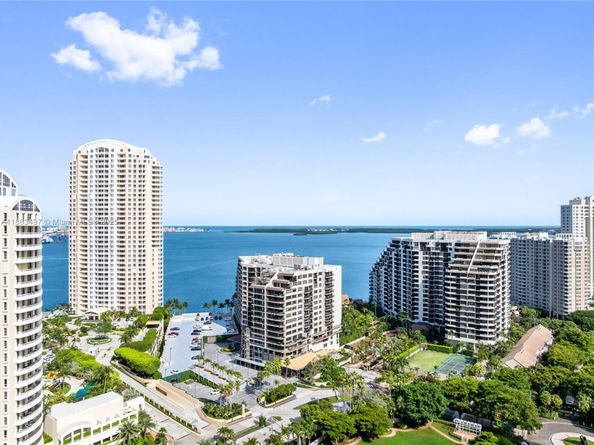 540 Brickell Key Dr 815, Miami FL 33131
