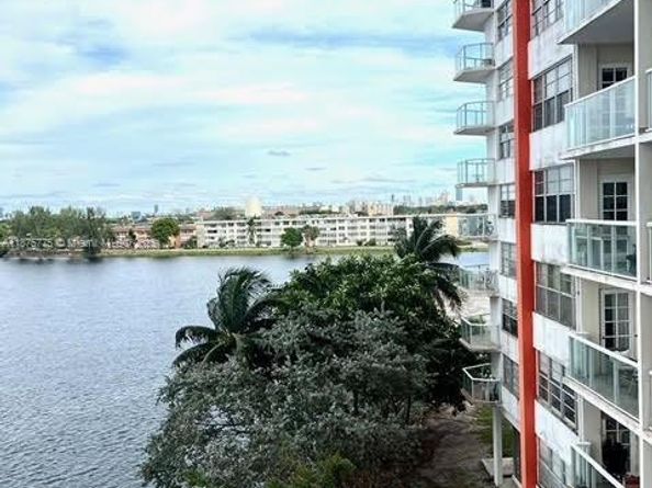 1301 NE Miami Gardens Dr 502W, Miami FL 33179
