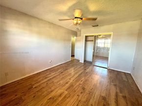 9433 SW 17th St, Miami FL 33165