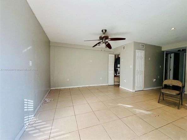 9433 SW 17th St, Miami FL 33165