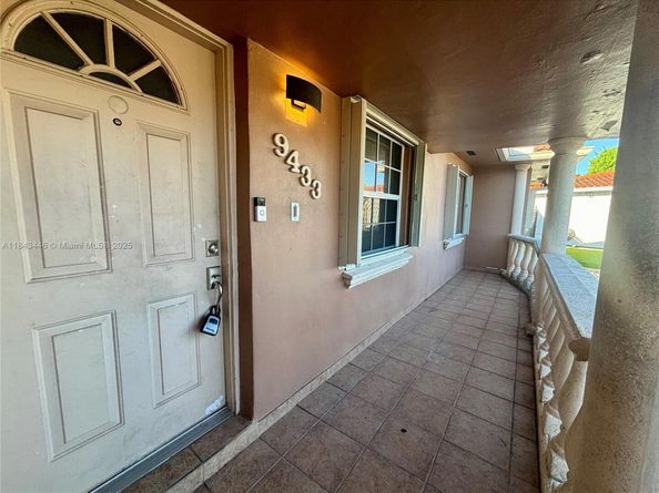 9433 SW 17th St, Miami FL 33165