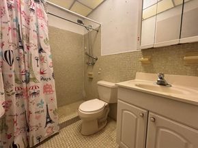 9433 SW 17th St, Miami FL 33165