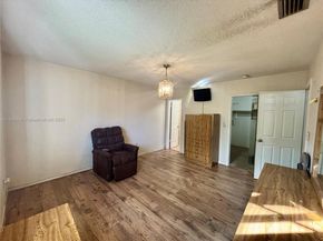 9433 SW 17th St, Miami FL 33165