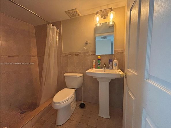 9433 SW 17th St, Miami FL 33165