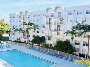 494 NW 165th St Rd C601, Miami FL 33169