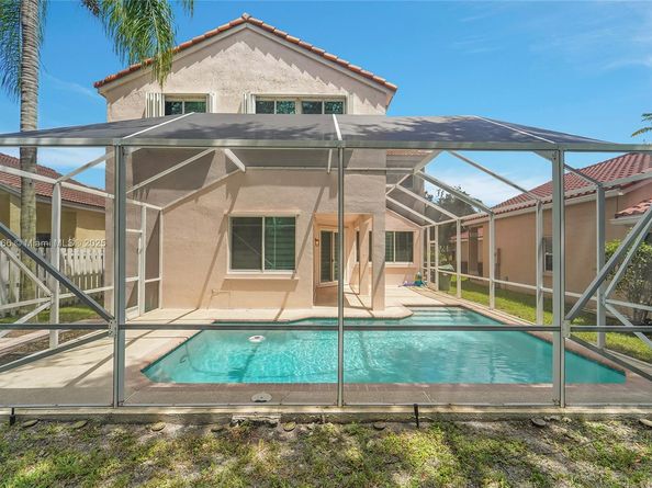 704 Stanton Dr, Weston FL 33326