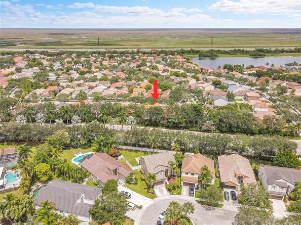 704 Stanton Dr, Weston FL 33326