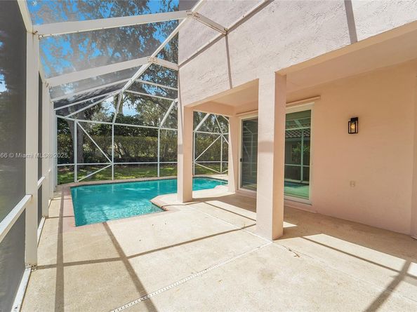 704 Stanton Dr, Weston FL 33326