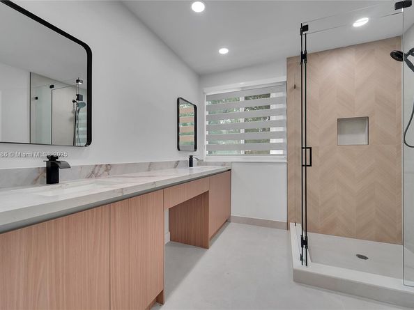 704 Stanton Dr, Weston FL 33326