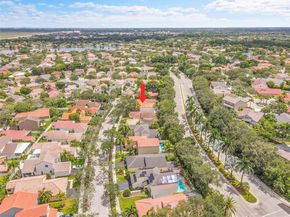 704 Stanton Dr, Weston FL 33326