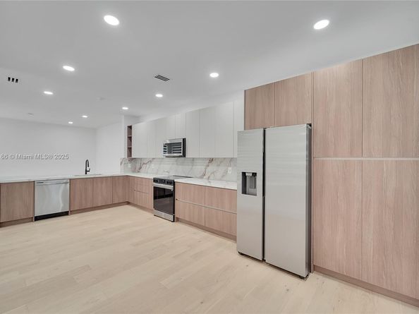 704 Stanton Dr, Weston FL 33326