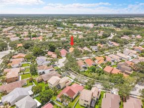 704 Stanton Dr, Weston FL 33326