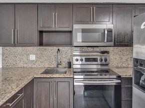 1901 NW S River Dr 28C, Miami FL 33125