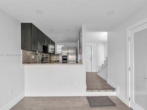 1901 NW S River Dr 28C, Miami FL 33125