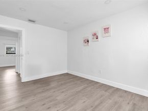 1901 NW S River Dr 28C, Miami FL 33125