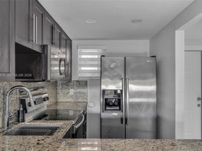 1901 NW S River Dr 28C, Miami FL 33125