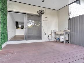 1901 NW S River Dr 28C, Miami FL 33125