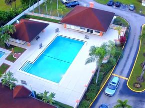 18810 NW 57th Ave 102, Hialeah FL 33015