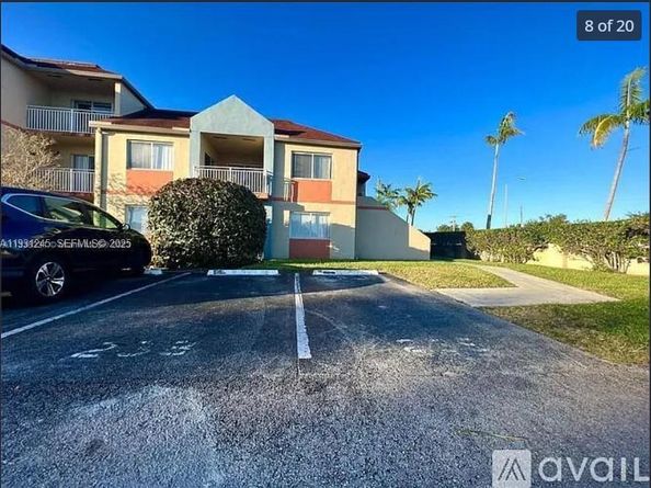 18810 NW 57th Ave 102, Hialeah FL 33015
