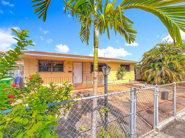 1055 NW 32nd Ct, Miami FL 33125