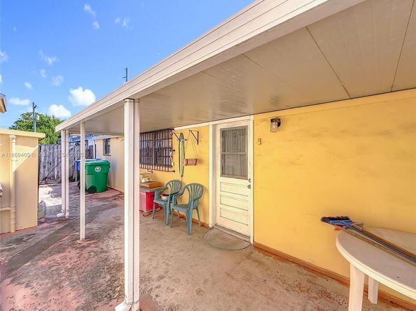 1055 NW 32nd Ct, Miami FL 33125